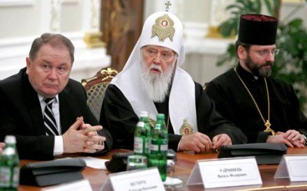 Янукович вважає, що навесні разом з природою оживає мораль
