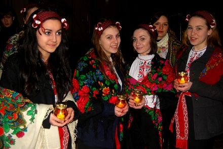 В «Час Земли - 2012» в Киево-Печерском заповеднике зажгли свыше 500 свечей