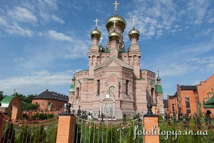 Голосеевский монастырь столицы отметил 20-летие возрождения монашеской жизни