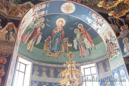 Голосеевский монастырь столицы отметил 20-летие возрождения монашеской жизни