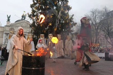 Різдво у Львові: фестиваль вертепів, крижаний Гонгазе і 365 ликів Богородиці